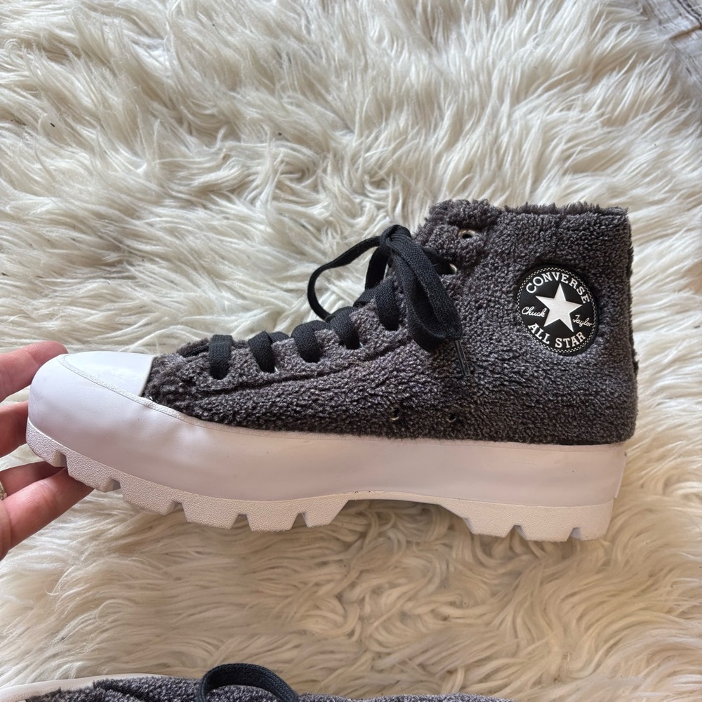 Converse Gray Fuzzy Sherpa Lug Sole Platform High Top Sneakers Women’s Size 10